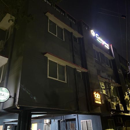 Crayons Hotel Ченнаї Екстер'єр фото